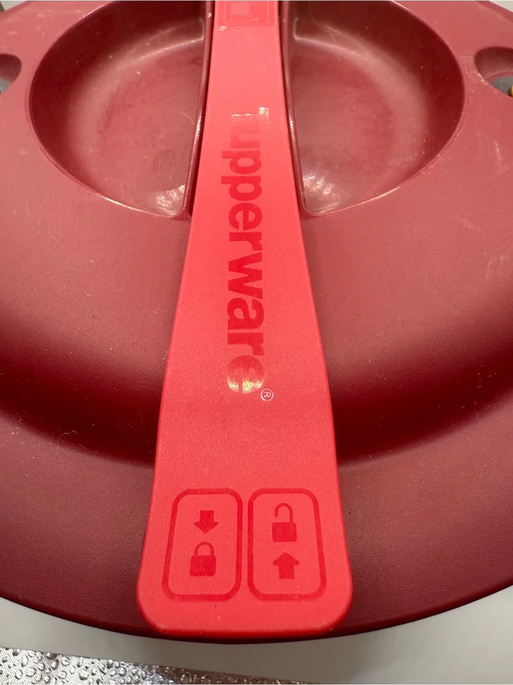 Tupperware Microwave Pressure cooker burgundy